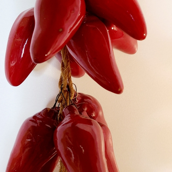 Vintage String of Chili Peppers - Picture 5 of 8
